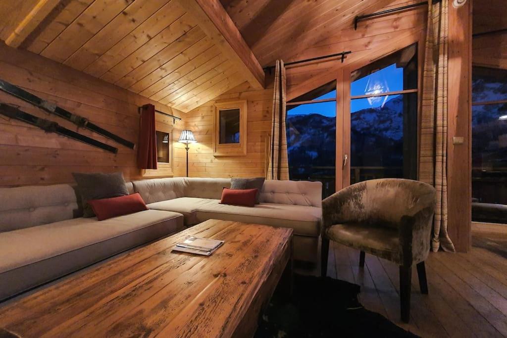 Saint-Marcel  Cosy 4 Bedroom Chalet With Hot Tub מראה חיצוני תמונה