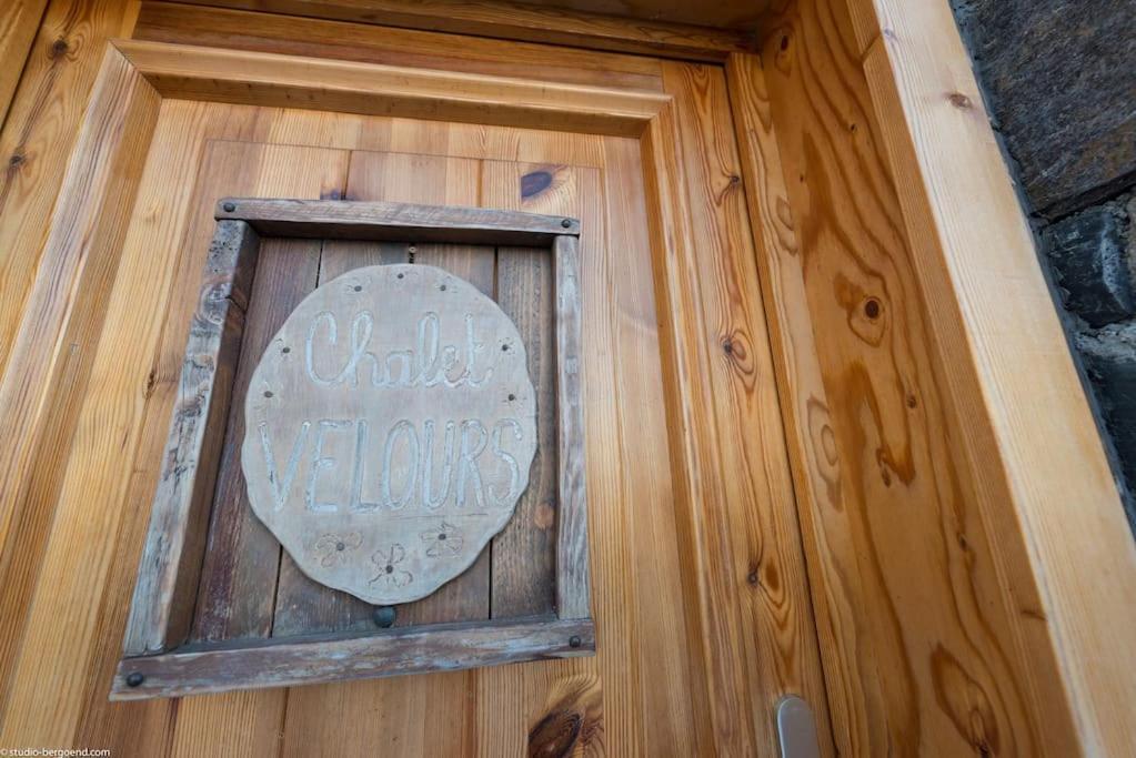 Saint-Marcel  Cosy 4 Bedroom Chalet With Hot Tub מראה חיצוני תמונה