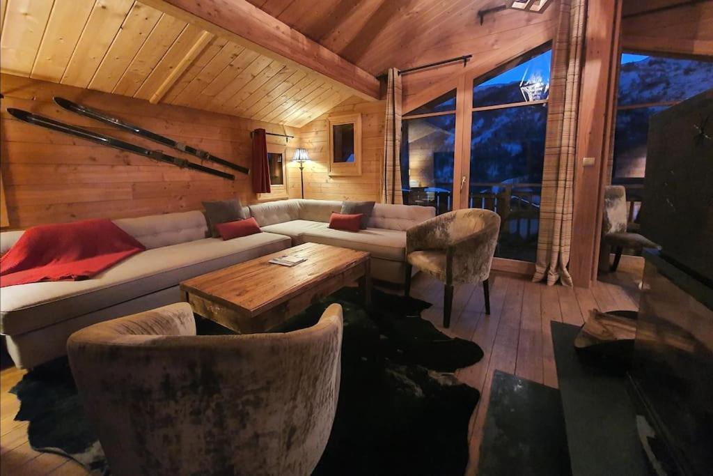 Saint-Marcel  Cosy 4 Bedroom Chalet With Hot Tub מראה חיצוני תמונה