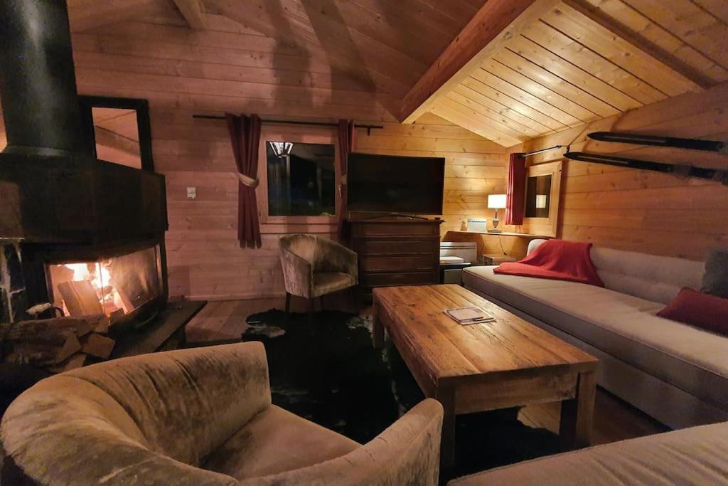 Saint-Marcel  Cosy 4 Bedroom Chalet With Hot Tub מראה חיצוני תמונה