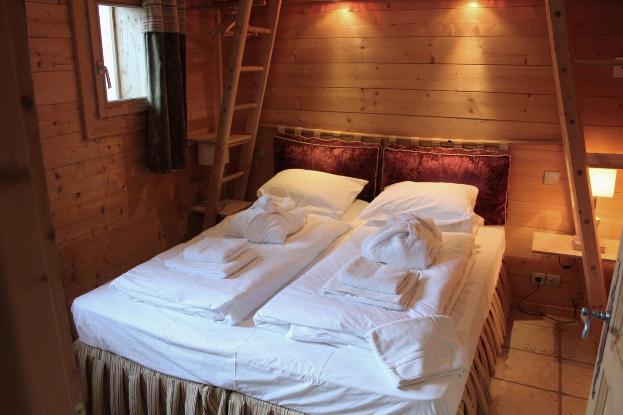 Saint-Marcel  Cosy 4 Bedroom Chalet With Hot Tub מראה חיצוני תמונה