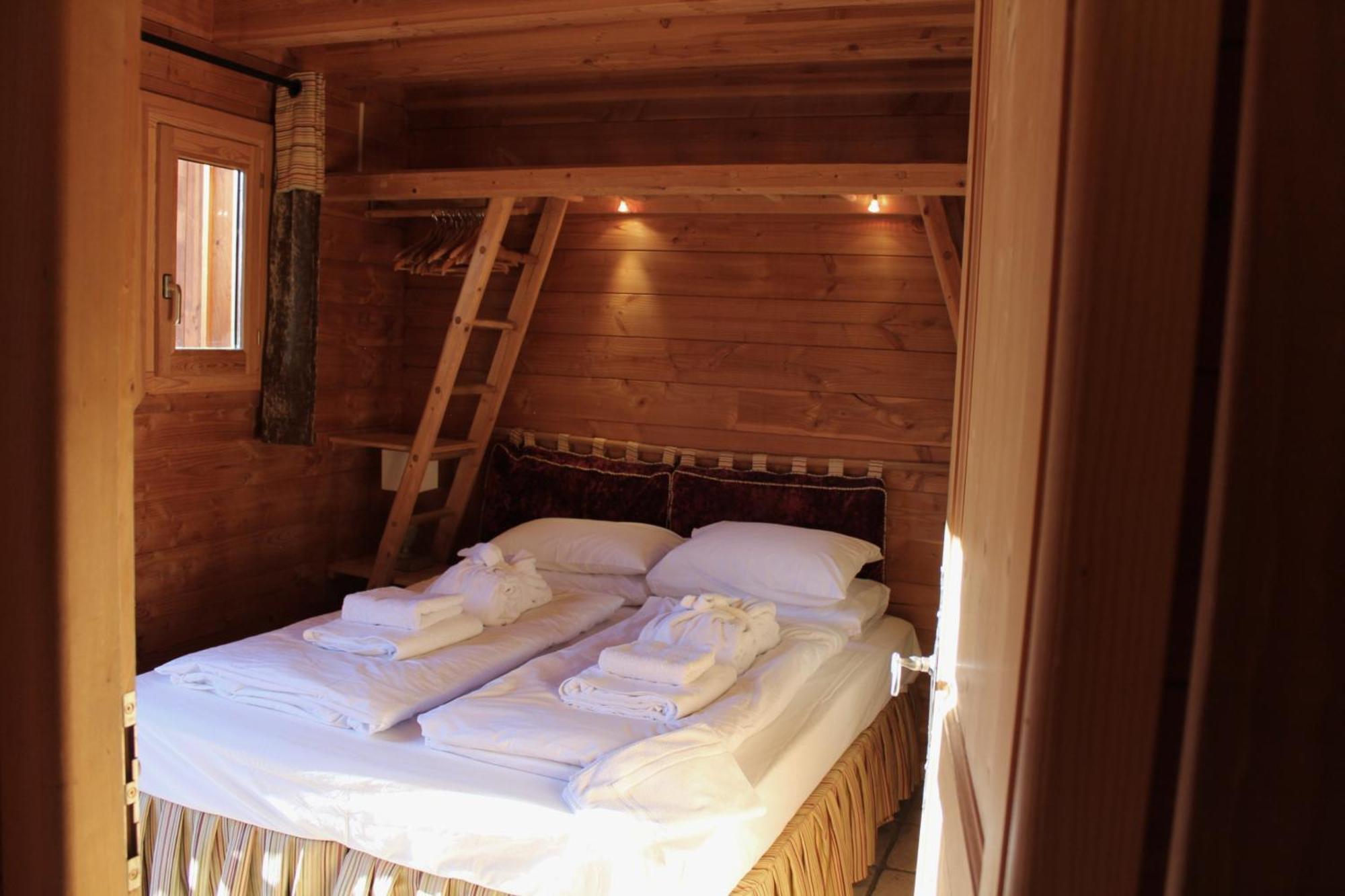 Saint-Marcel  Cosy 4 Bedroom Chalet With Hot Tub מראה חיצוני תמונה